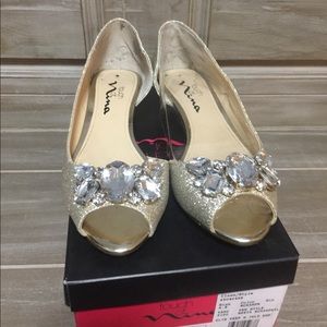 Nina gold wedge peep toe size 6.5